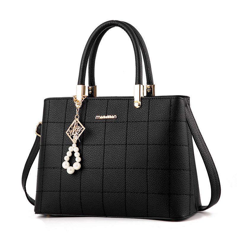European and American Simple Hair Ball Handbags